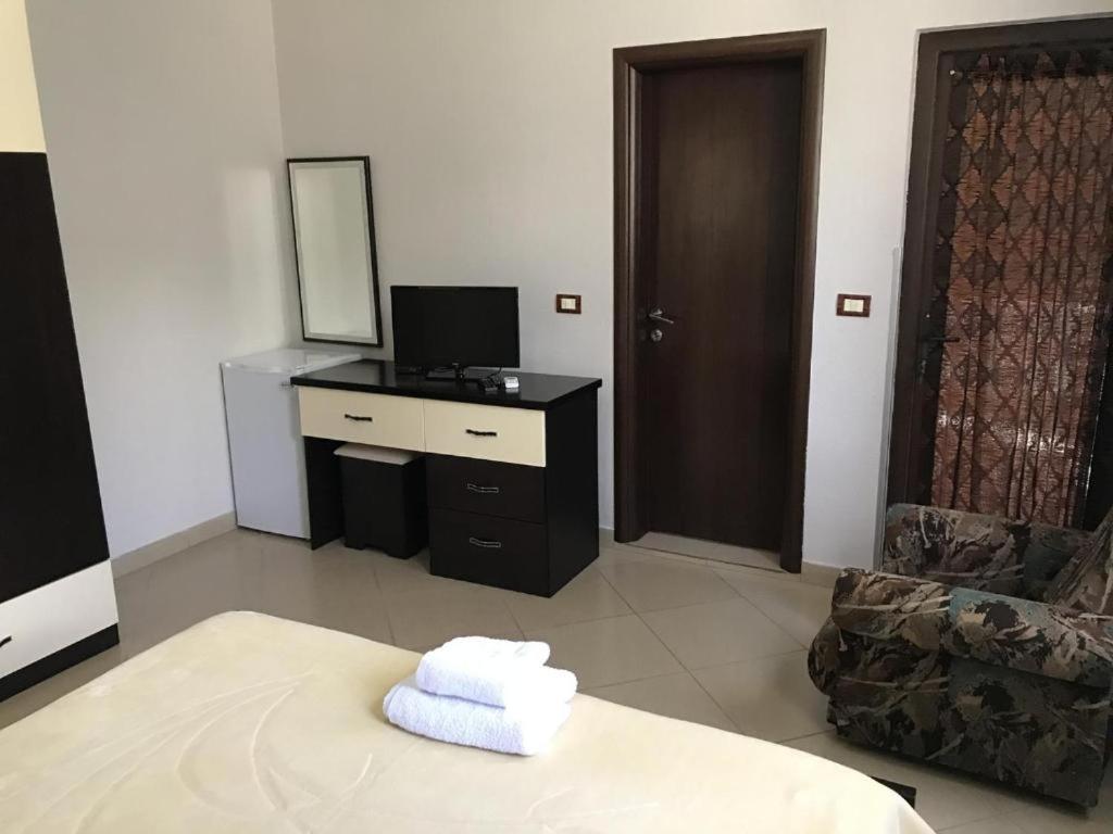 Hotel Camping Lini Buitenkant foto